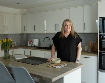 Customer Story: Heather Collins’ Reflections Ivory kitchen